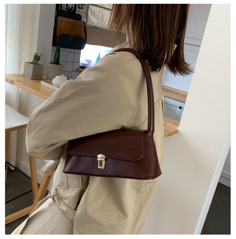 Textured French Style Women's New Fashion Retro2025Large Capacity Casual Solid Color Lock Buckle Handheld Baguette Underarm Bag for Women