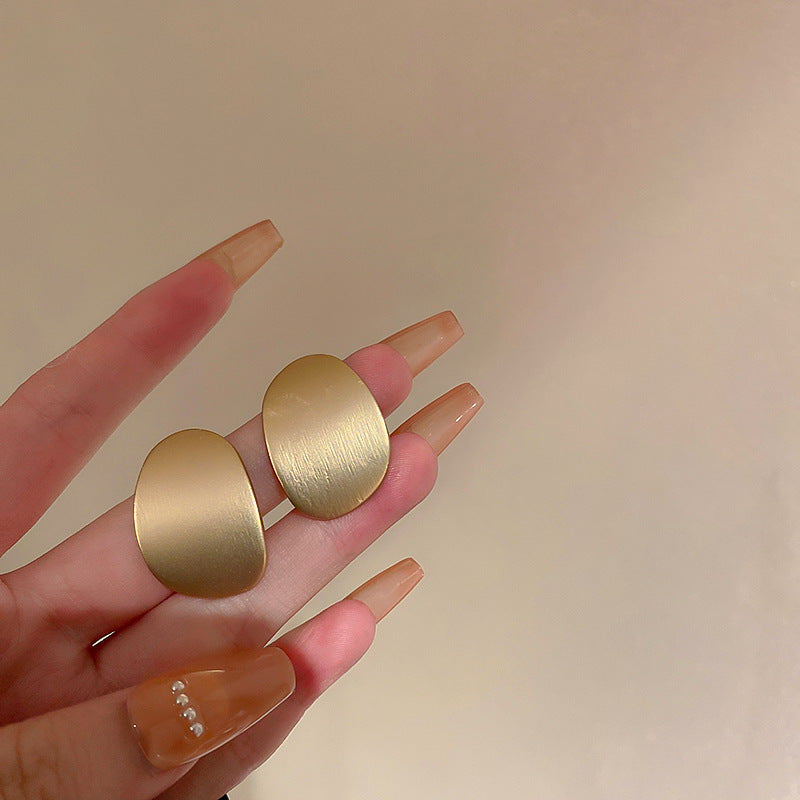 Silver Needle Metal Earrings High-end Simple Stud Earrings Fashion Versatile Light Luxury Unique Niche Earrings Yiwu Wholesale