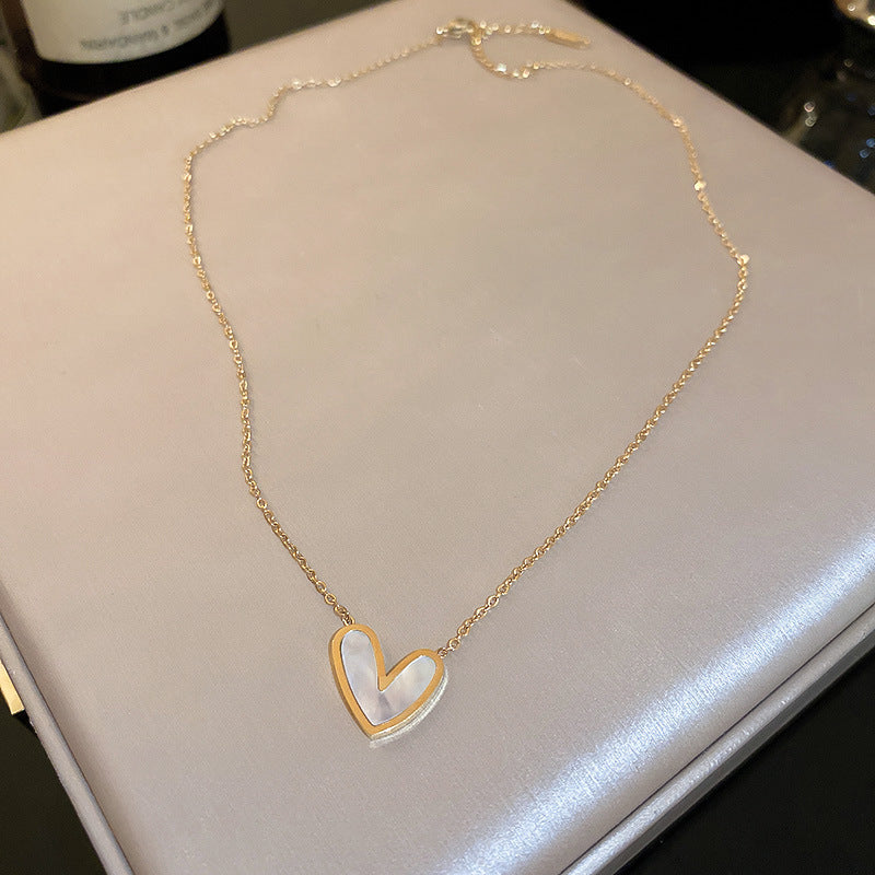18K Real Gold Plated Moon Heart Pendant Necklace Simple Versatile Elegant Collarbone Chain Light Luxury High-End Necklace