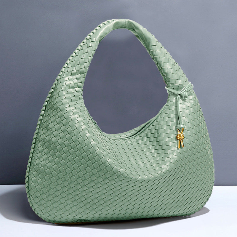 2025New Crescent Moon Women's Bag Fully Handwoven Handheld Dumpling Bag Fashionable Versatile European and American Style Single Shoulder Underarm Bag