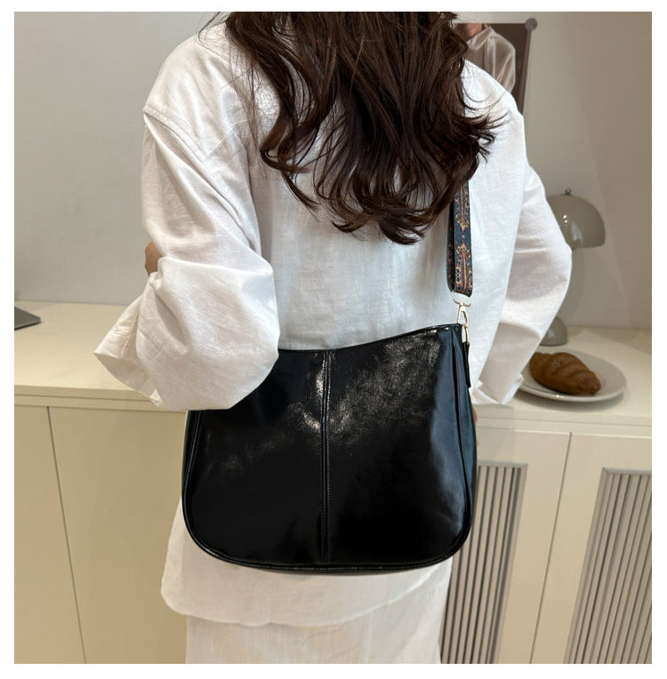 2025Summer New Women's Bag Simple Fashion Single Shoulder Bag European and American Trendy Women's Crossbody Bag Commuter Tote Bag