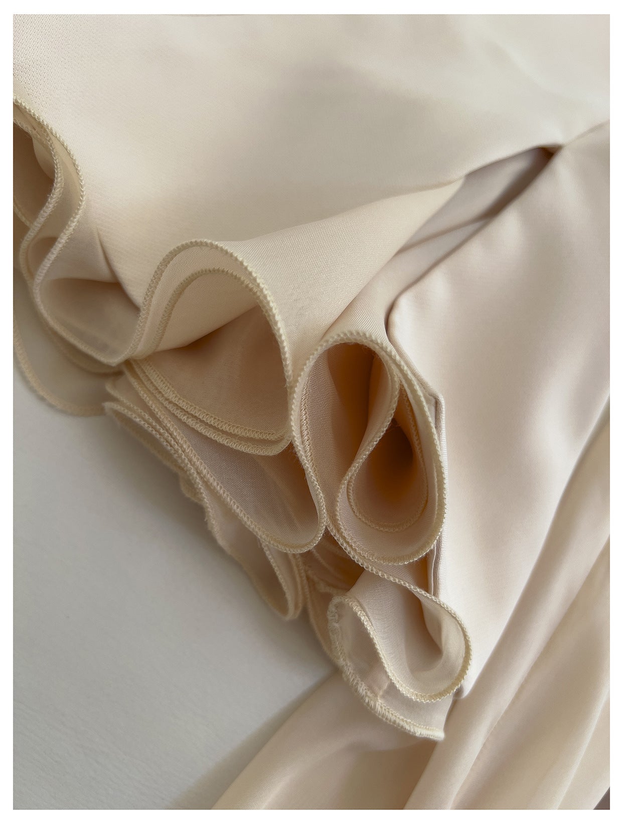 Yige Lila2025Early Autumn New Apricot Waist-Cinching Long Sleeve Coat Paired with Long Skirt 71443+51361