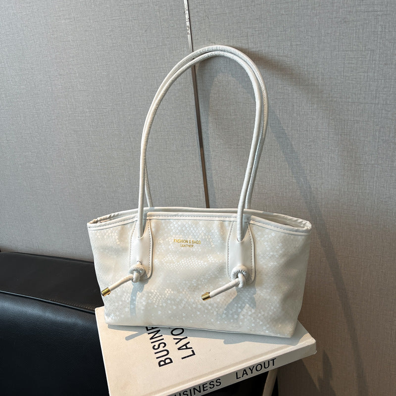 High-end stylish large-capacity women's bag2025New Spring and Summer Niche Single Shoulder Underarm Bag for Work and Commuting