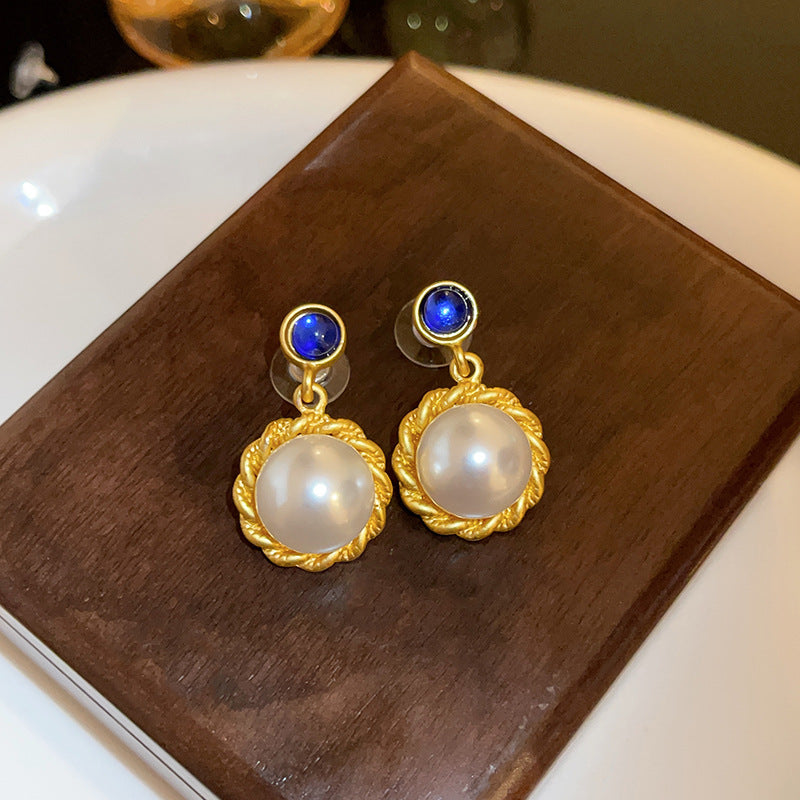 Medieval vintage Silver Needle Stud Earrings Elegant Light Luxury Palace Style Pearl Earrings Versatile High-end Vintage Earrings