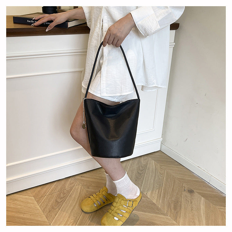 Women's Commuter Tote Bag Versatile2024New Fashion Large Capacity Bucket Crossbody Bag High-end Single Shoulder Underarm Bag