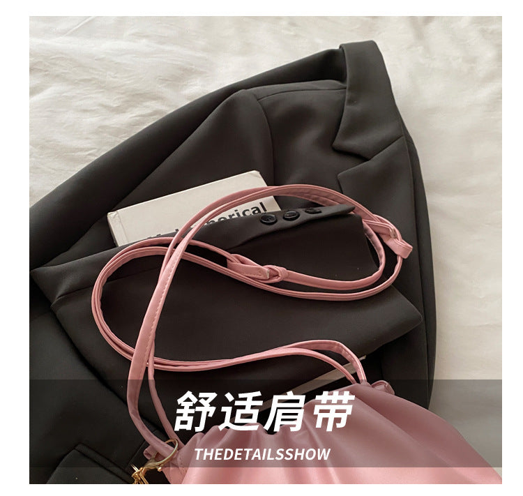 This year's trendy casual fashion elegant women's bag2025New versatile trendy single-shoulder bag with a high-end feel bucket bag