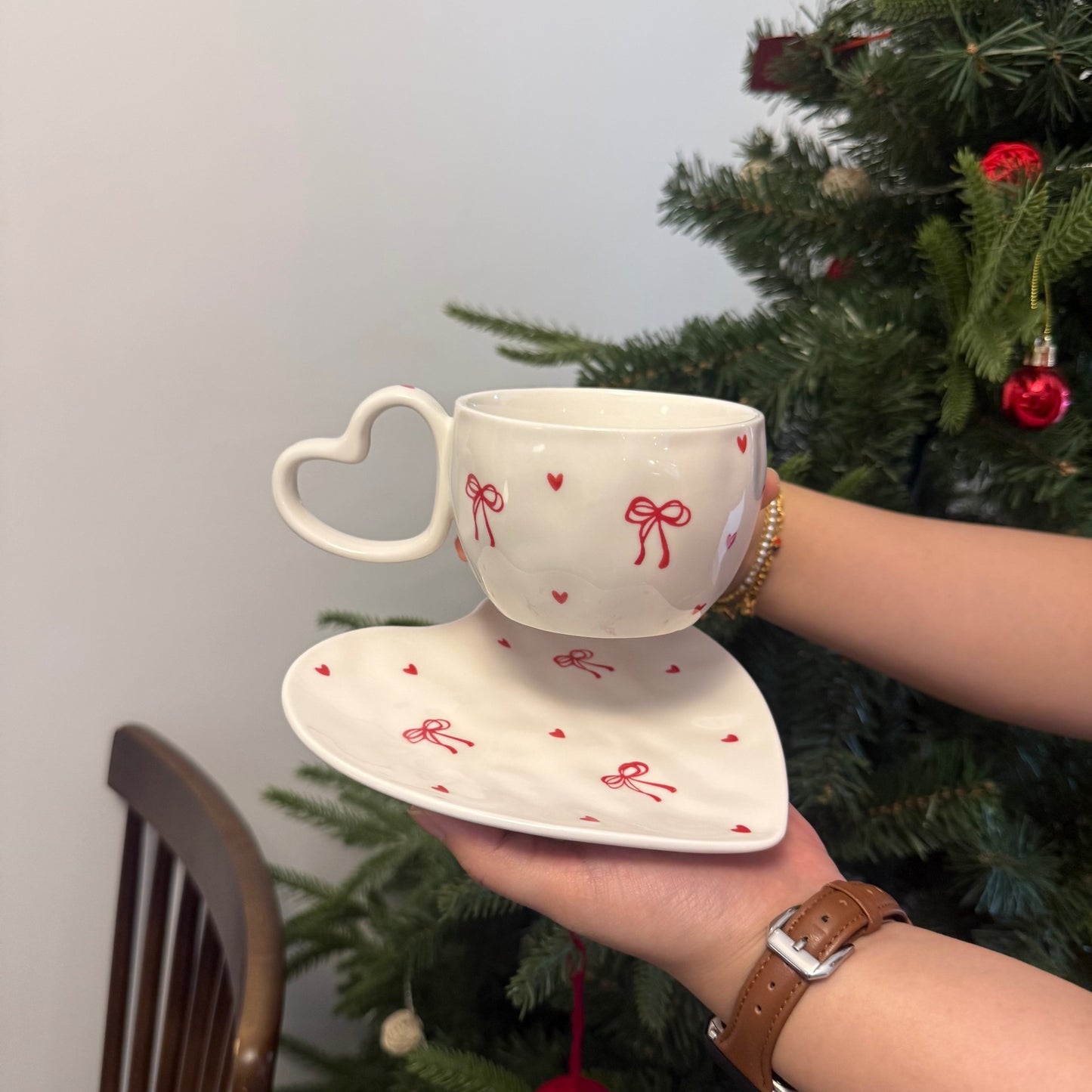 Korean Style ins Wind Hand-painted Heart Ceramic Cup and Saucer Hand Pinched Irregular Heart-Shaped Coffee Cup and Saucer Afternoon Tea Cup and Saucer