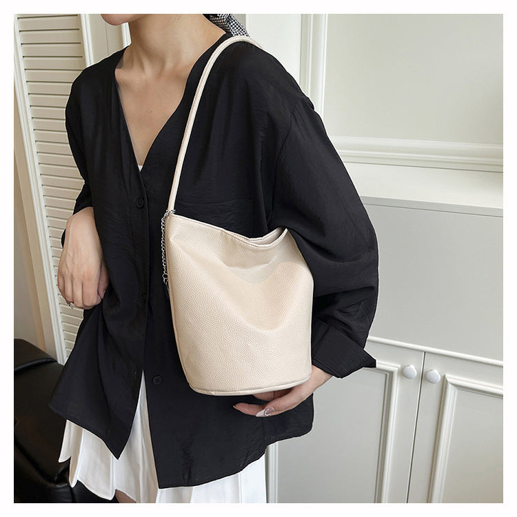 Women's Commuter Tote Bag Versatile2024New Fashion Large Capacity Bucket Crossbody Bag High-end Single Shoulder Underarm Bag