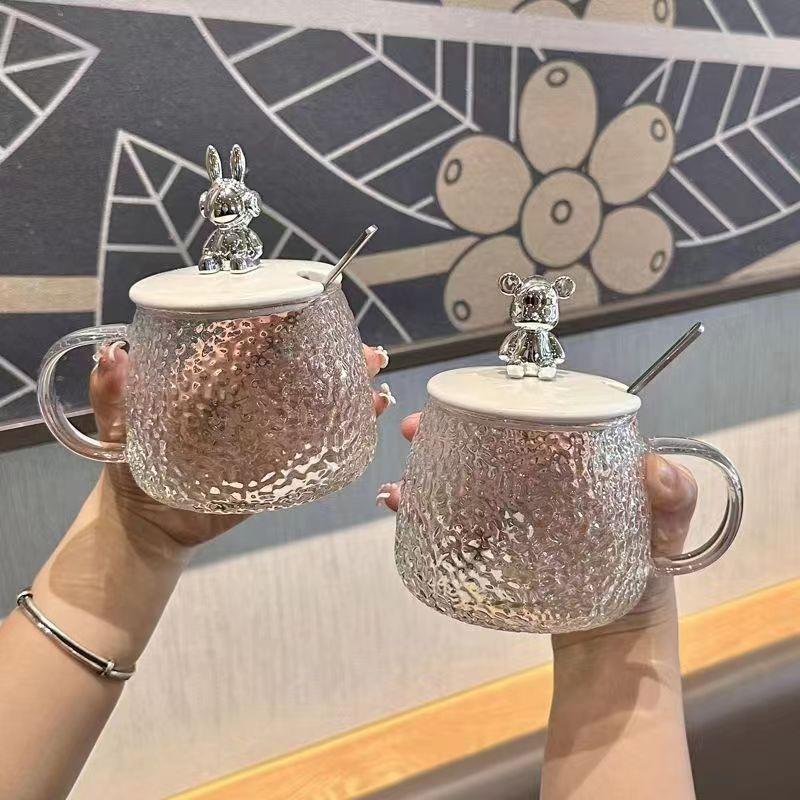 Creative Hammered Bear Glass Cup for Women ins High-Quality Aesthetic Water Cup with Lid for Home Use, Transparent Breakfast Milk Cup