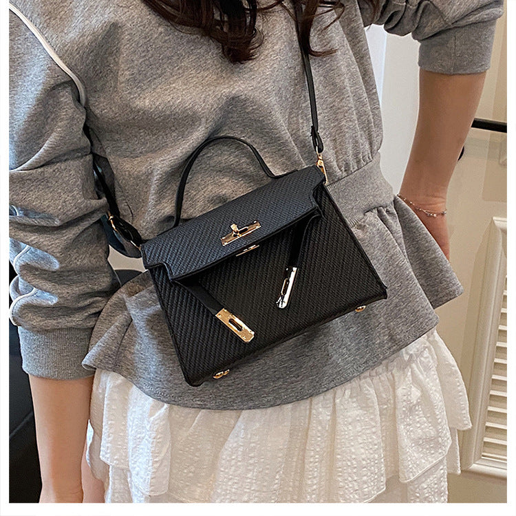 Bag2024New Fashion Small Square Bag Texture PU Handbag Retro Simple Shoulder Bag Trendy Versatile Crossbody