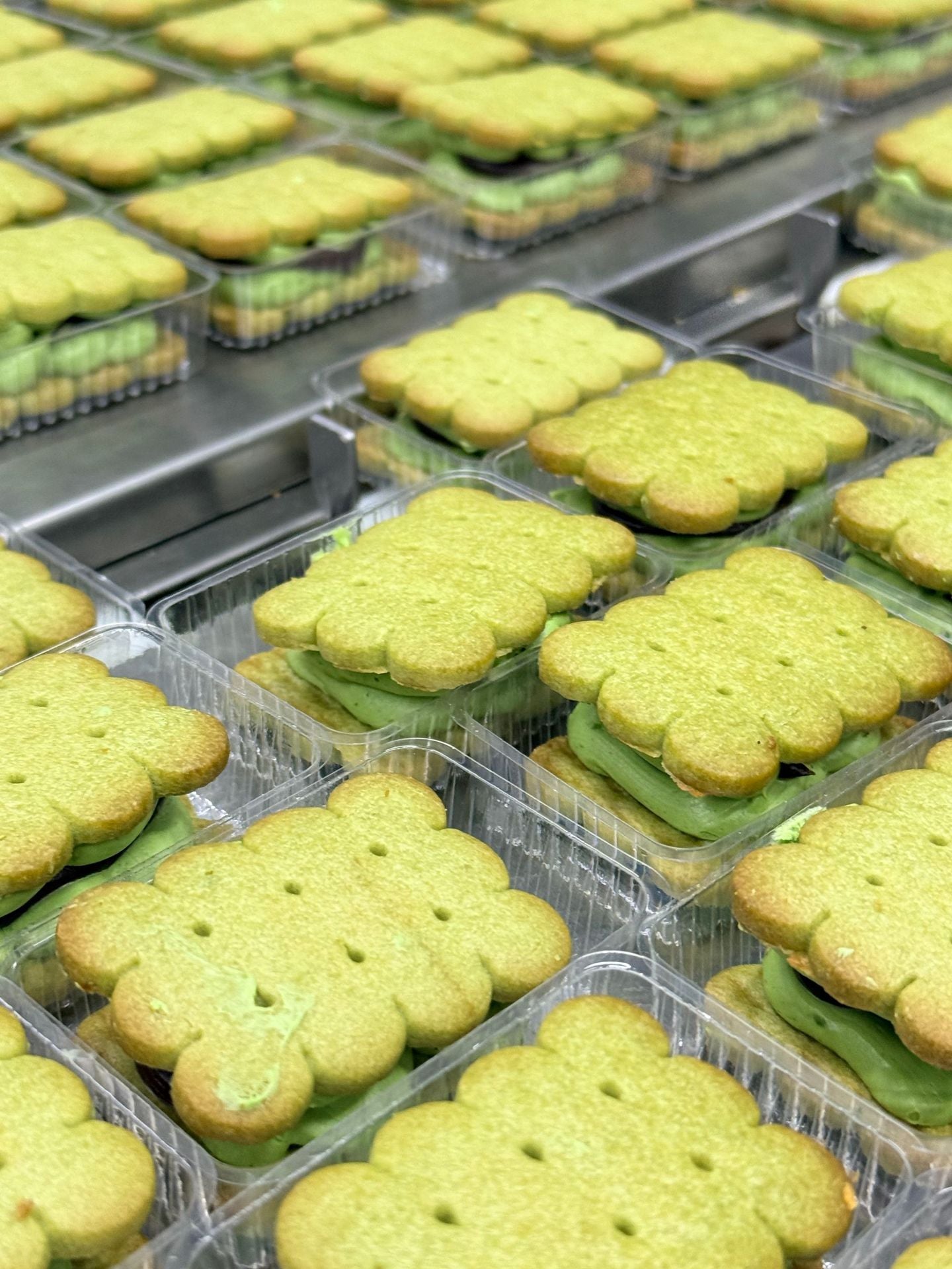 Frozen Chewy Butter Sandwich Cookies Matcha Chocolate Multi-flavor Ice Cream Texture Cake Snacks Factory