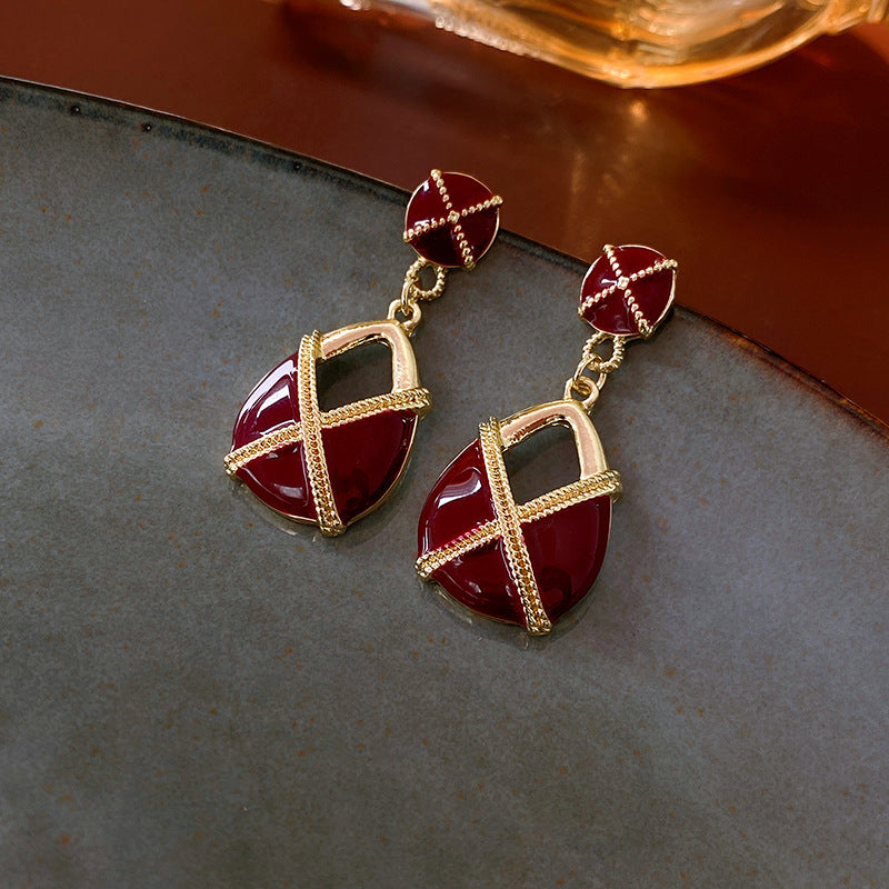 Silver Needle Ancora Red Oil Drop Geometric Earrings Niche Versatile Retro Elegant Studs High-end Fashion Earrings for Women
