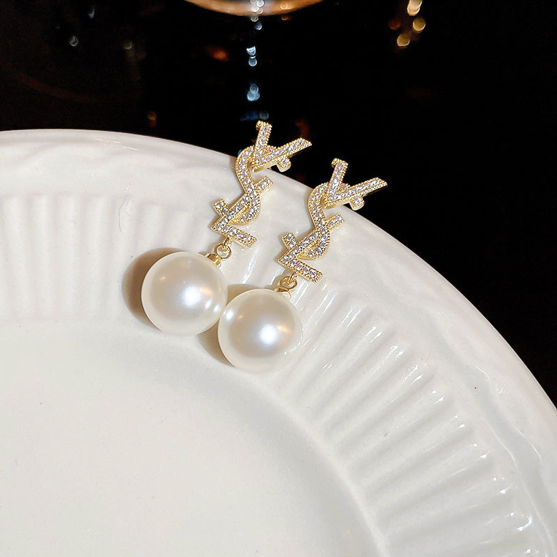 Pearl Earrings with a Sense of Sophistication Real Gold Electroplated Silver Needle French Retro Palace Style Earrings Versatile Ear Jewelry Wholesale