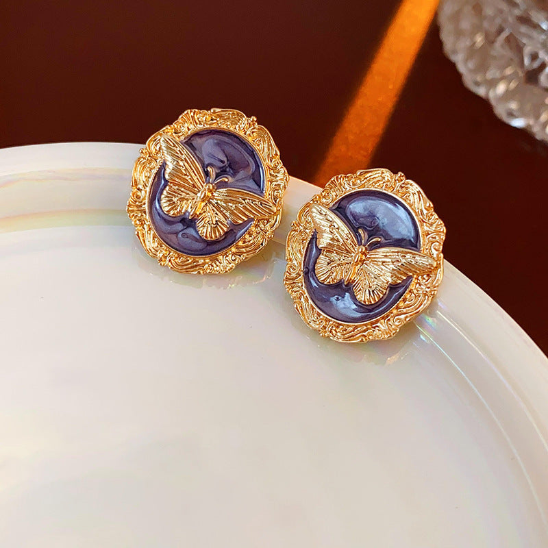 Medieval vintage Silver Needle Stud Earrings Elegant Light Luxury Palace Style Pearl Earrings Versatile High-end Vintage Earrings