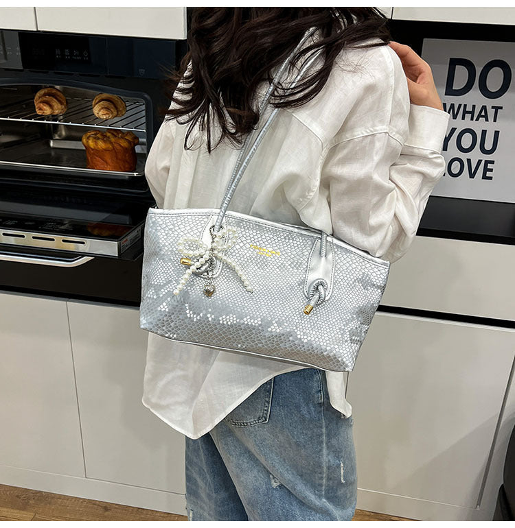 High-end stylish large-capacity women's bag2025New Spring and Summer Niche Single Shoulder Underarm Bag for Work and Commuting