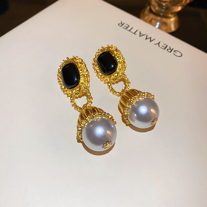 Medieval vintage Silver Needle Stud Earrings Elegant Light Luxury Palace Style Pearl Earrings Versatile High-end Vintage Earrings