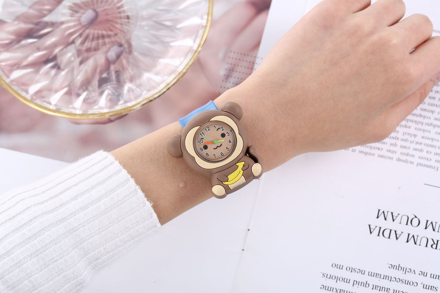Children's Cute Fashion Snap Watch for Boys and Girls Quartz Watch Childlike Chronograph Large Dial