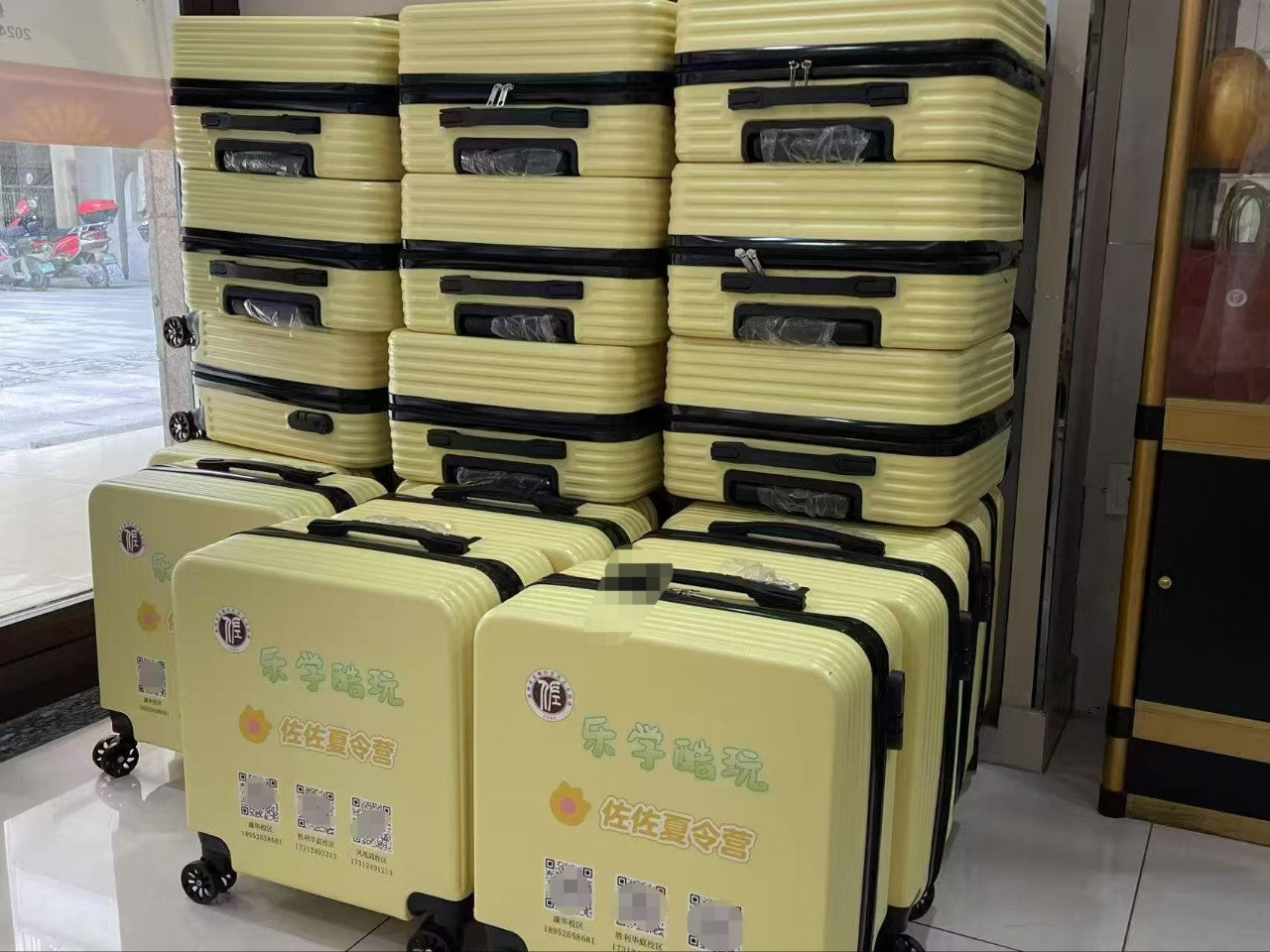 New181-inch Biscuit Children's Trolley Case Elementary School Student Luggage with Printed Words logo Cute male and female baby suitcase