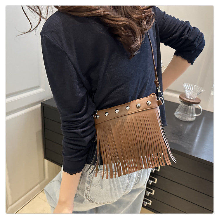 French retro tassel commuter bucket bag for women2025Summer new cross-border style soft shoulder crossbody tassel bag