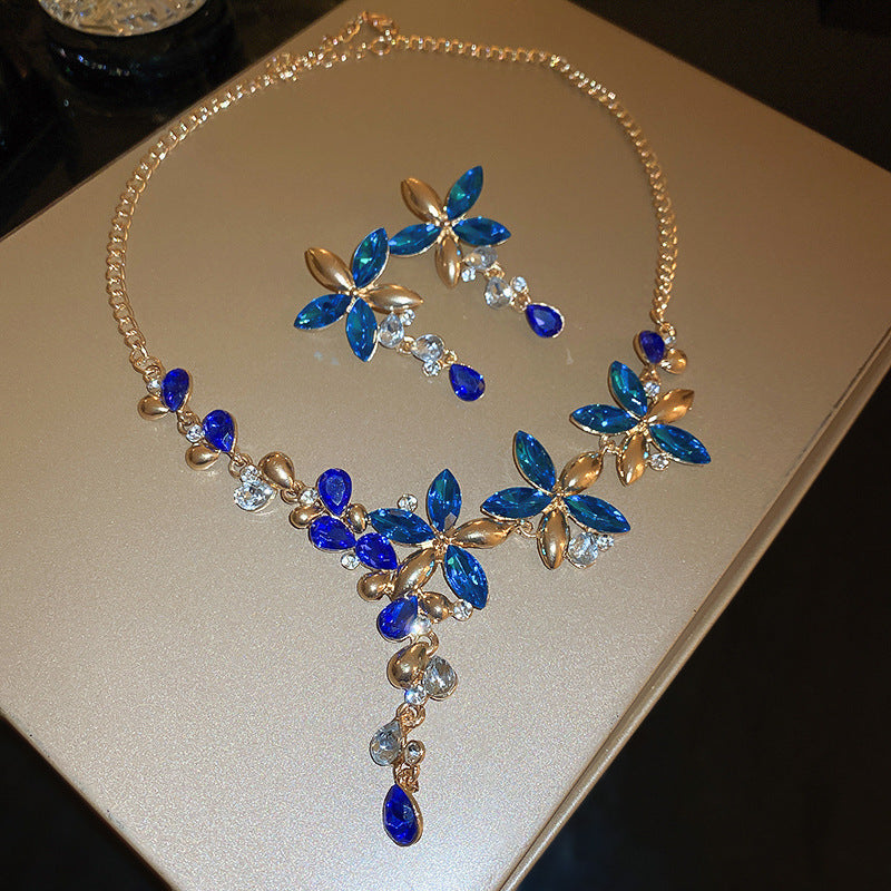 Medieval vintage Light Luxury Necklace Palace Style Heavy Craft Inlaid Diamond Water Drop Collarbone Chain High-end Vintage Necklace for Women