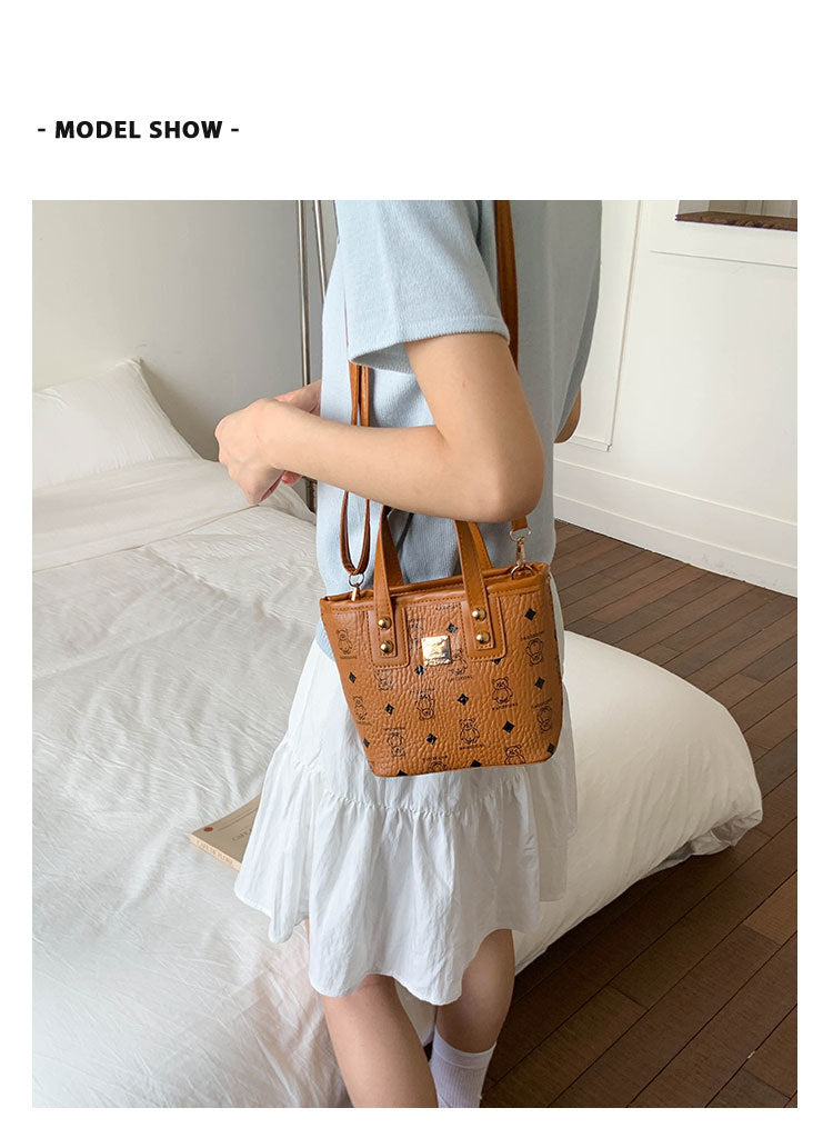 Large Capacity Stylish Versatile Korean Version ins Women's Bag2025New fashionable and high-end one-shoulder tote bag