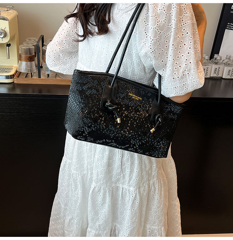 High-end stylish large-capacity women's bag2025New Spring and Summer Niche Single Shoulder Underarm Bag for Work and Commuting