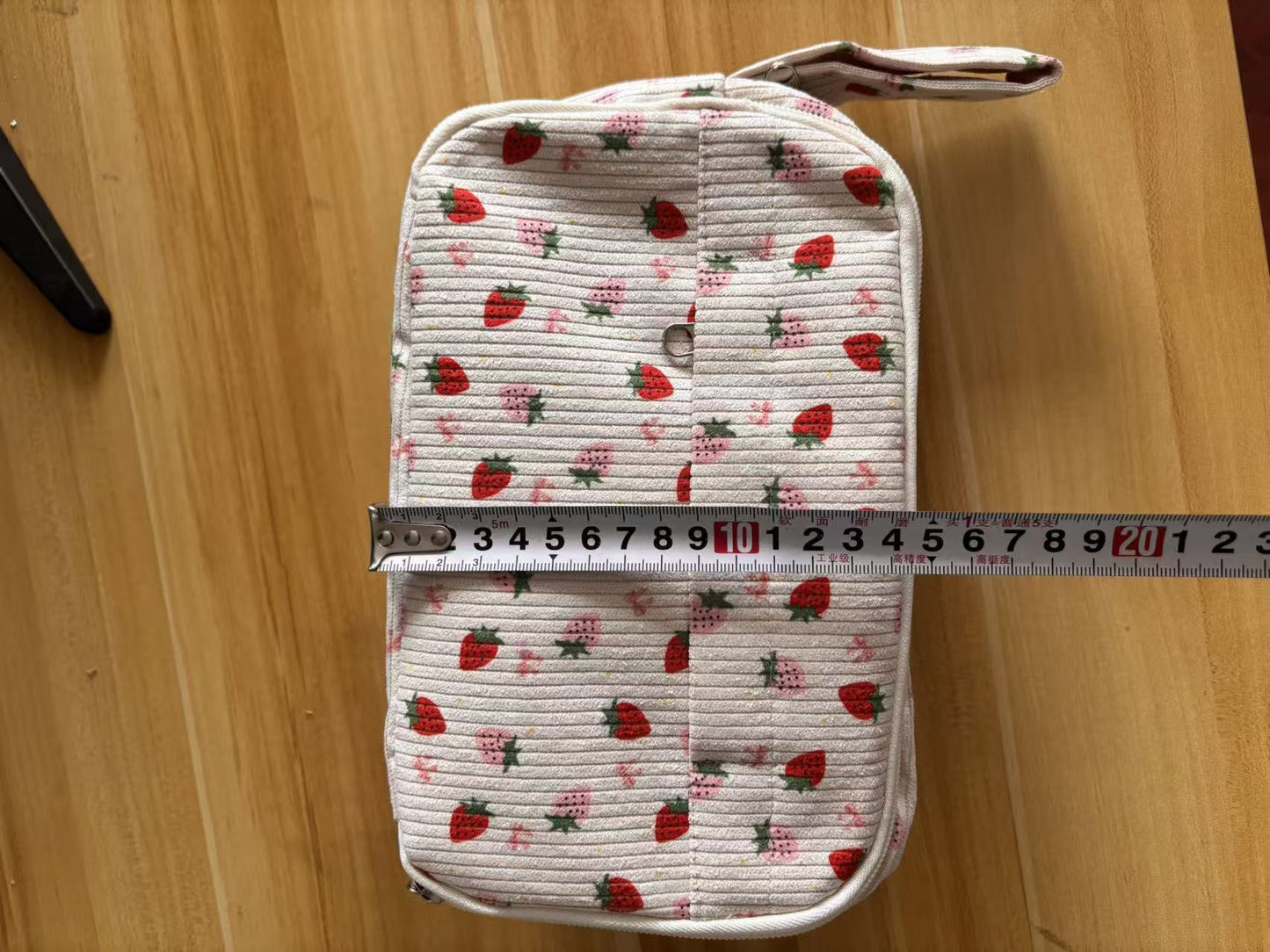 Cross-Border New Product Pencil Case Large Capacity Zipper Pencil Bag Compartment Soft Pencil Bag Boys and Girls Butterfly Flower http://detail.1688.com/offer/960755400517.html