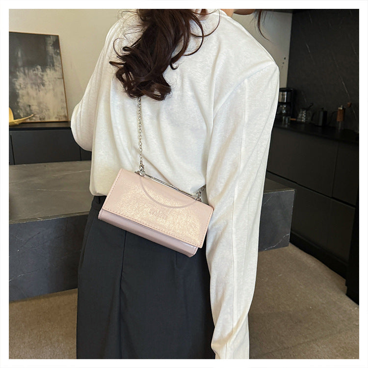2025Spring New Chain Women's Bag Fashion Simple Stylish Single Shoulder Crossbody Bag Retro Handheld Small Square Women's Bag