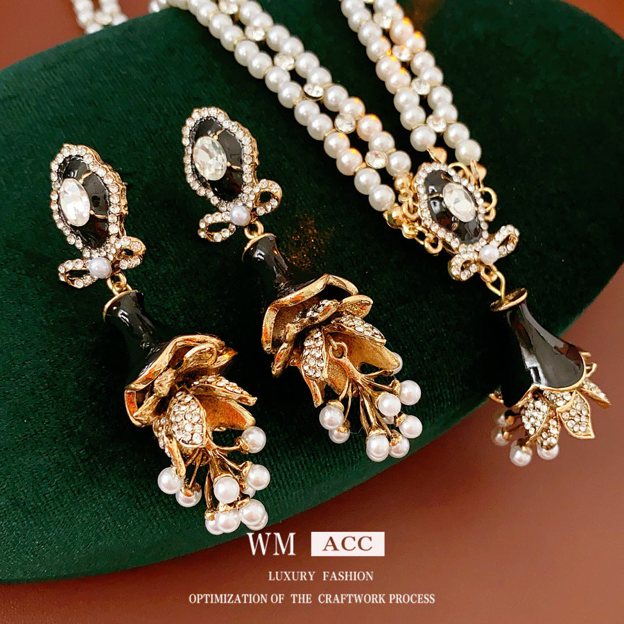 Medieval vintage Jewelry Set Silver Needle Oil Drop Flower Bow Pearl Earrings High-end Vintage Necklace