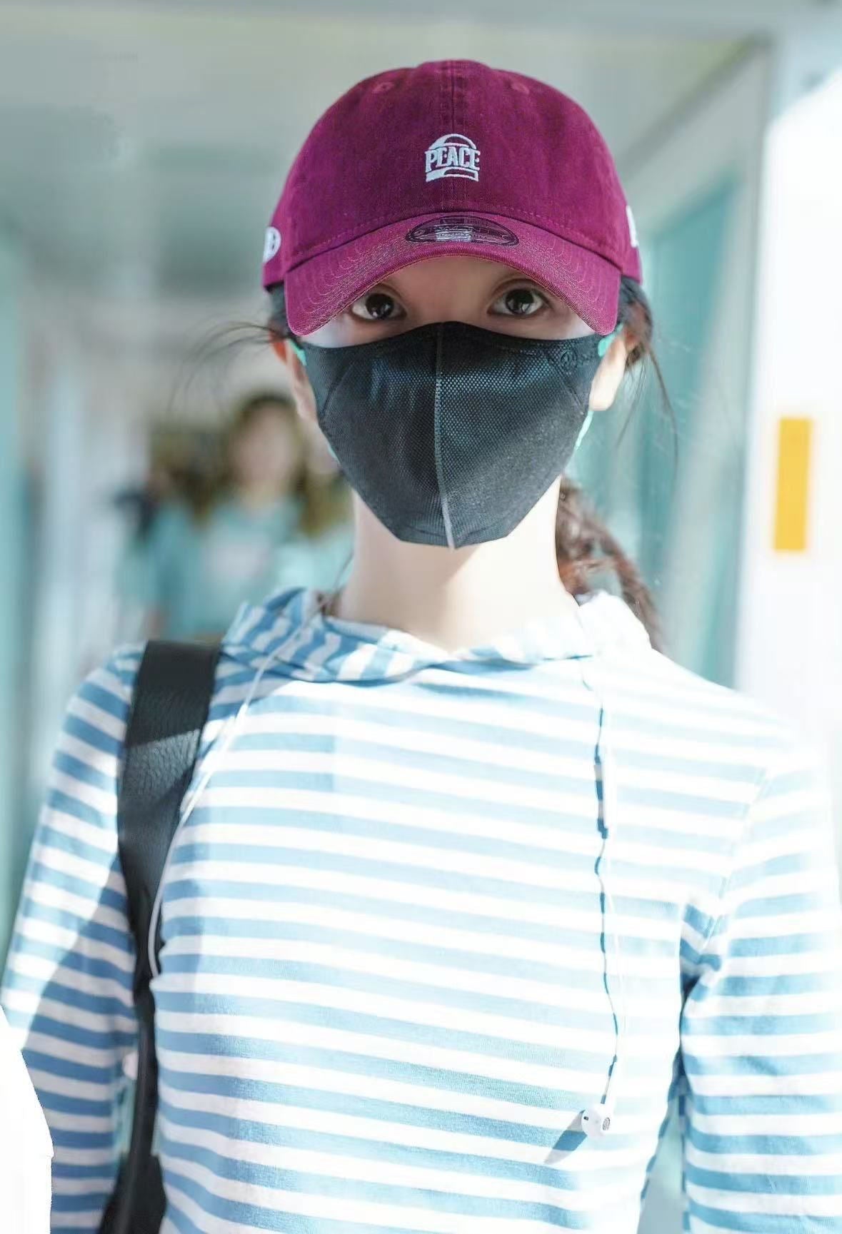 Pre-Sale】2025New Autumn Korean Dongdaemun Tian Xiwei Same Style Striped Hooded Sweatshirt TS16771
