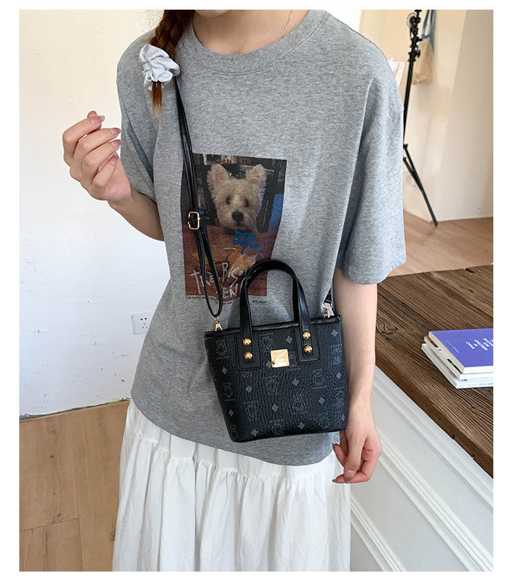 Large Capacity Stylish Versatile Korean Version ins Women's Bag2025New fashionable and high-end one-shoulder tote bag
