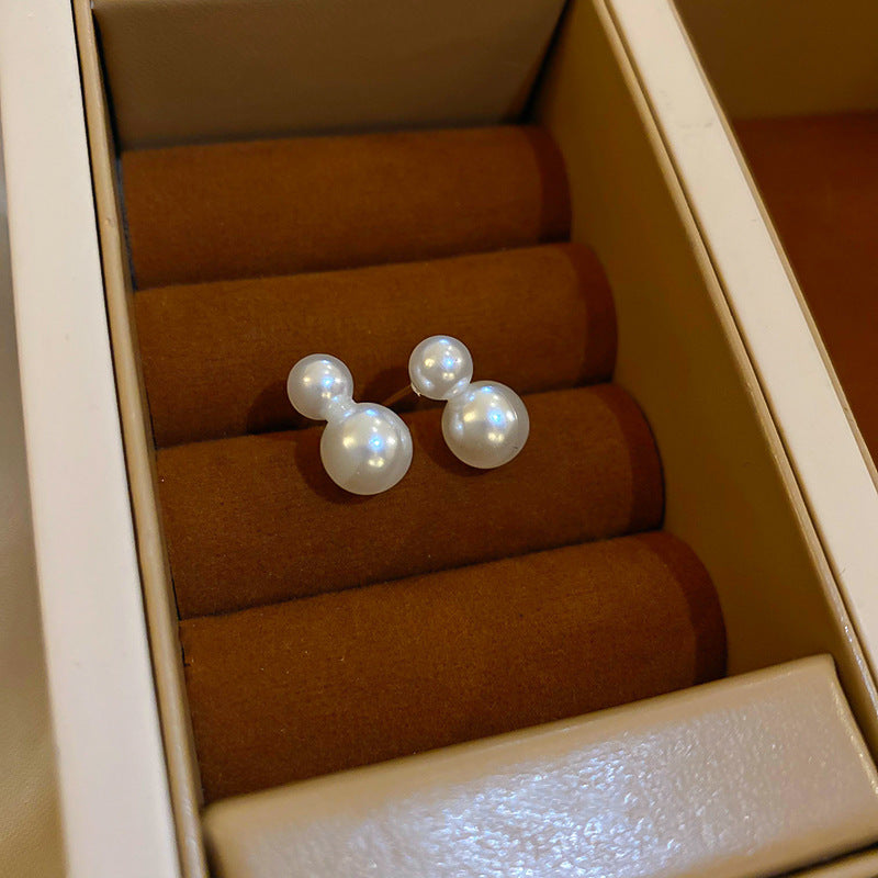 Medieval vintage Silver Needle Stud Earrings Elegant Light Luxury Palace Style Pearl Earrings Versatile High-end Vintage Earrings