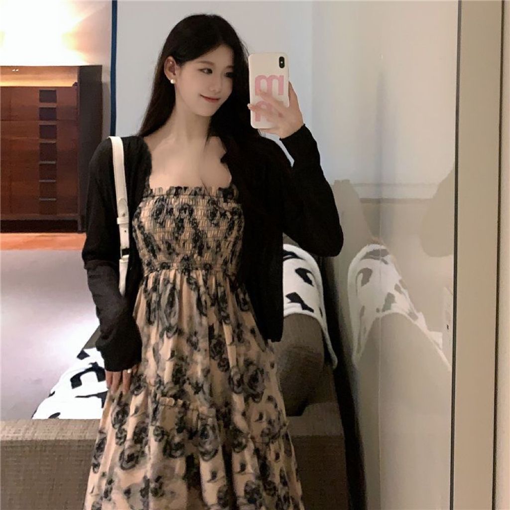 French Hepburn Style Plus Size Strap Dress Women's Summer Design Sense Elegant Waist-Cinching Black Floral Mid-Length Dress