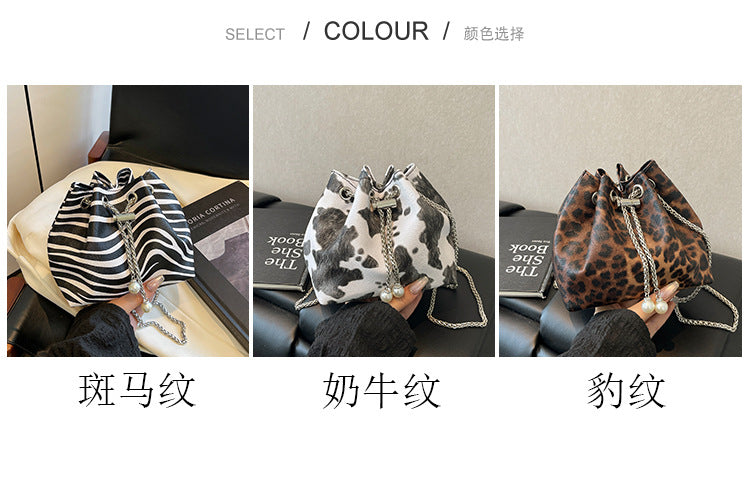 Personalized Chain Large Capacity Stylish Fashion Leopard Print Drawstring Winter2024New Zebra Pattern Shoulder Bucket Bag