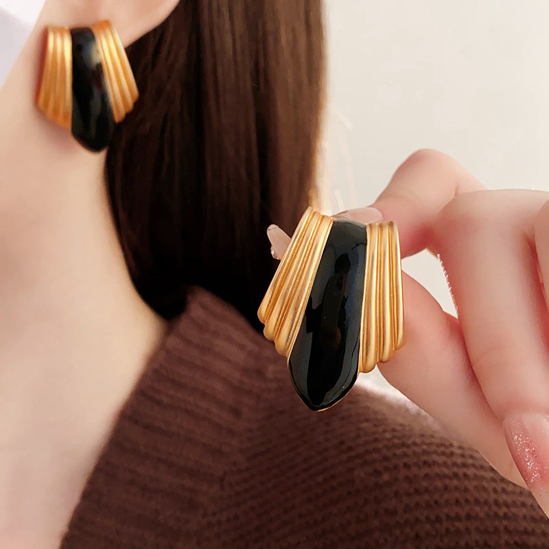 Medieval vintage Necklace French Retro Oil Drop Geometric Metal Necklace Light Luxury High-end Sense Women's Wholesale