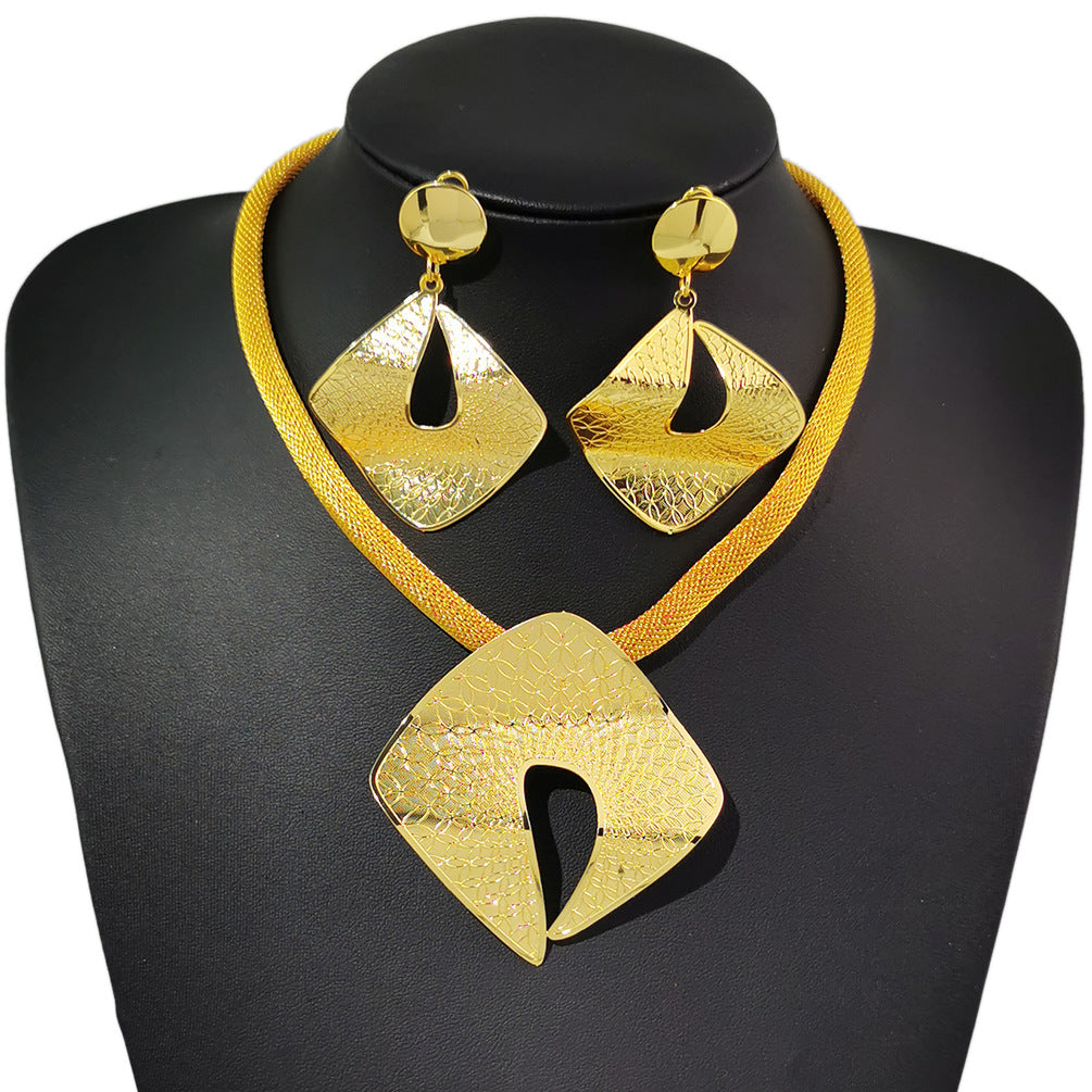 Various Dubai Sets for Women24K Gold Color Big Flower Pendant Necklace and Earrings Wedding Party African Set