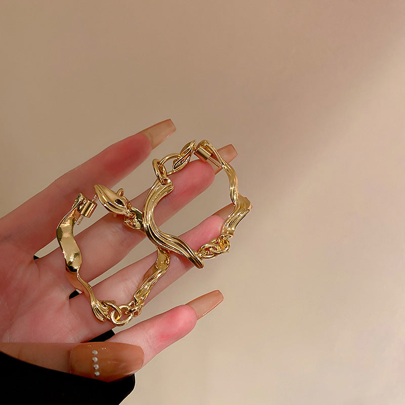 Silver Needle Metal Earrings High-end Simple Stud Earrings Fashion Versatile Light Luxury Unique Niche Earrings Yiwu Wholesale