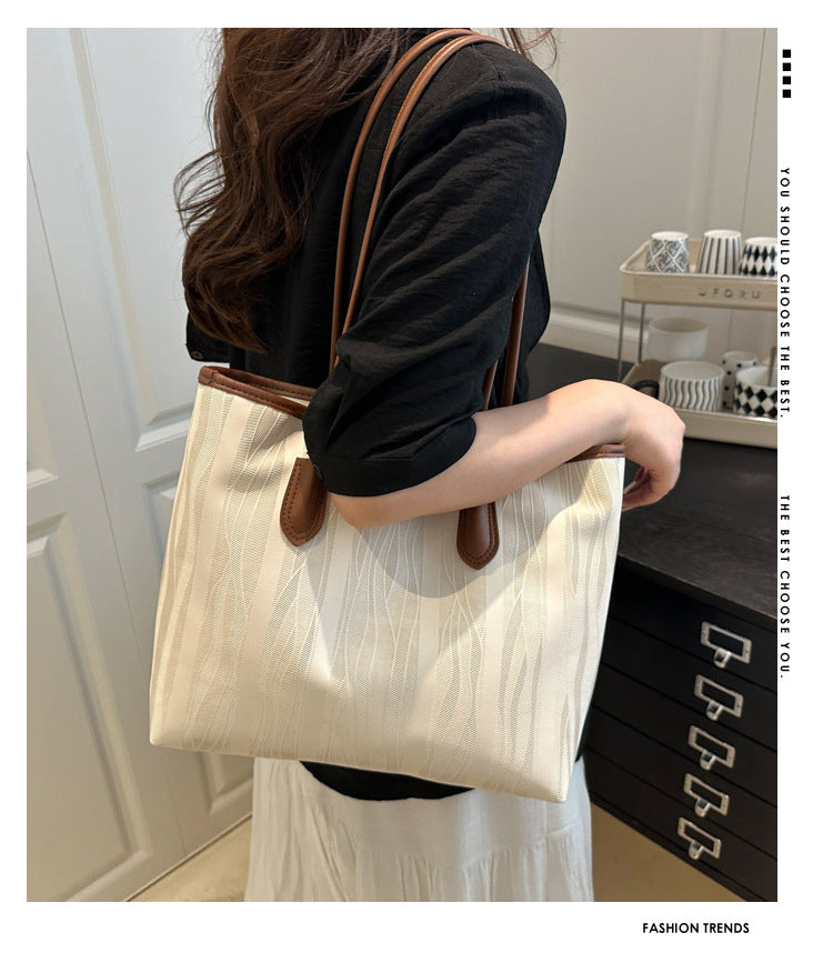 Casual Patchwork Fashion Large Capacity Pendant2025Spring New Fashion Commuting Texture Casual Shoulder Tote Bag for Women