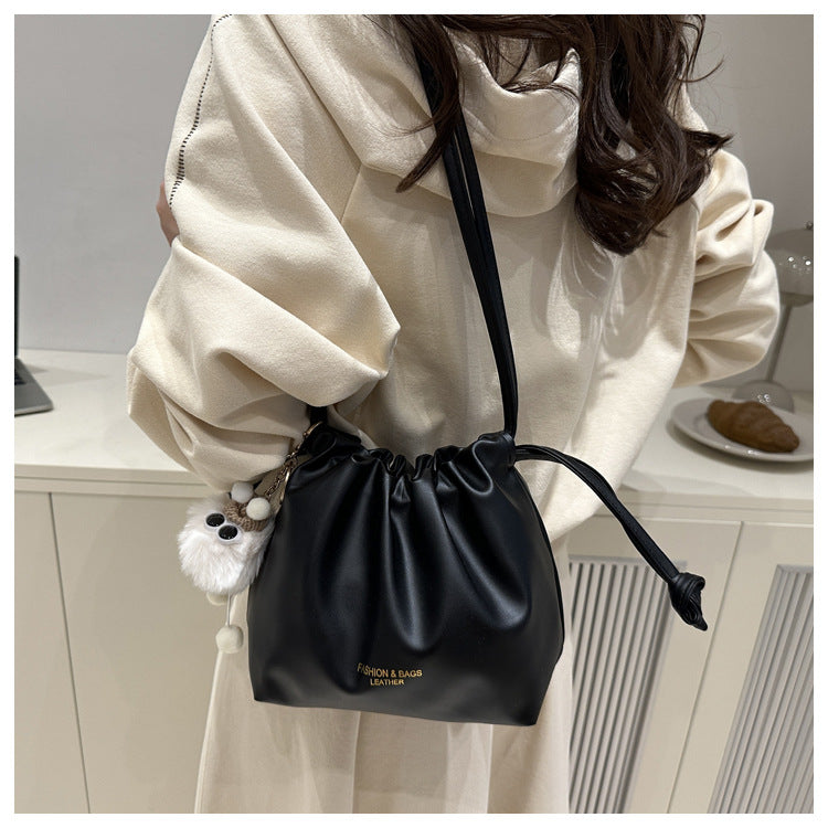 This year's trendy casual fashion elegant women's bag2025New versatile trendy single-shoulder bag with a high-end feel bucket bag