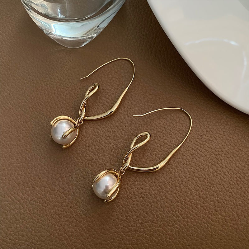 Pearl Earrings with a Sense of Sophistication Real Gold Electroplated Silver Needle French Retro Palace Style Earrings Versatile Ear Jewelry Wholesale