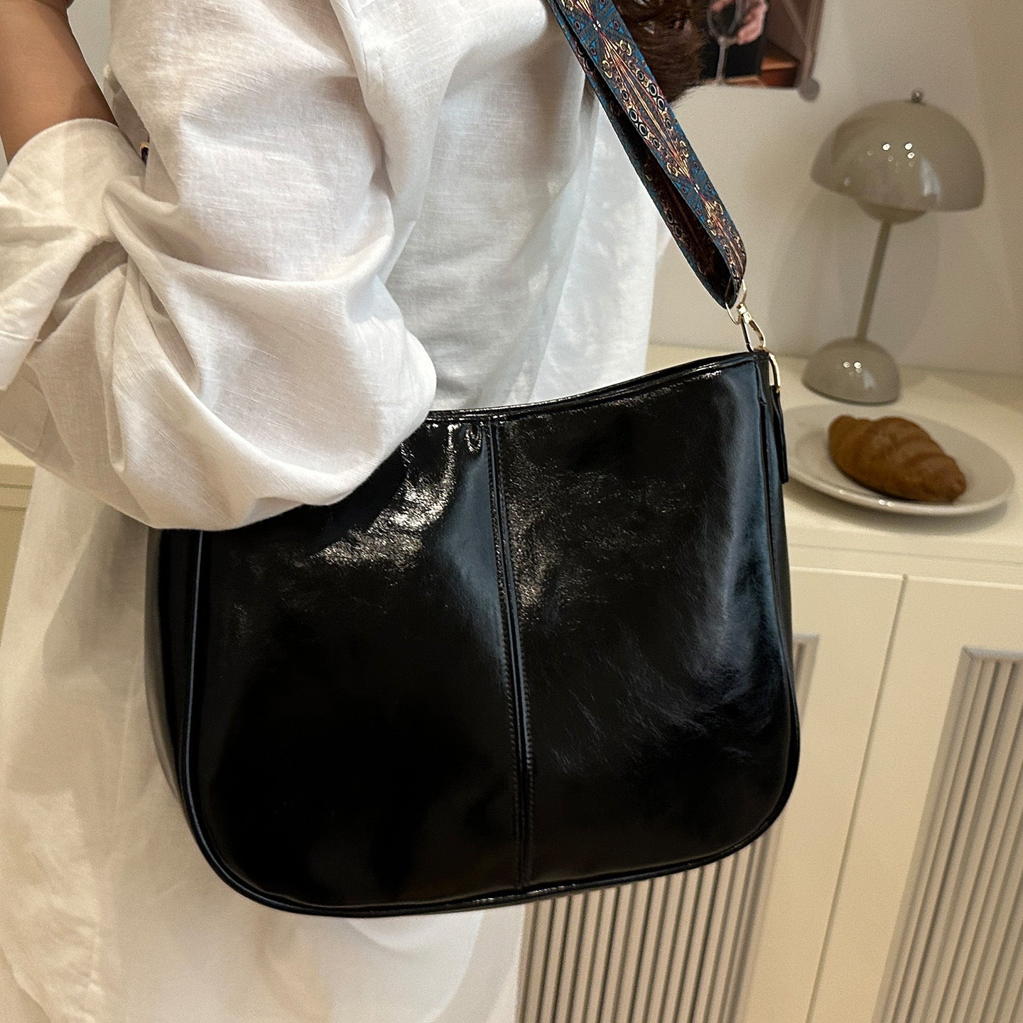 2025Summer New Women's Bag Simple Fashion Single Shoulder Bag European and American Trendy Women's Crossbody Bag Commuter Tote Bag
