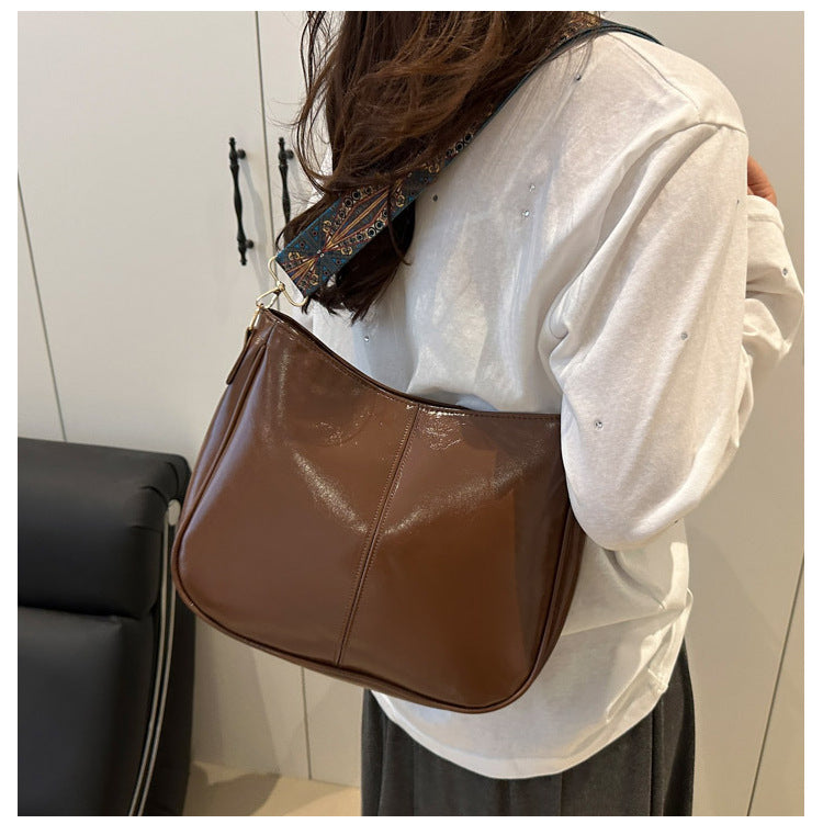 2025Summer New Women's Bag Simple Fashion Single Shoulder Bag European and American Trendy Women's Crossbody Bag Commuter Tote Bag