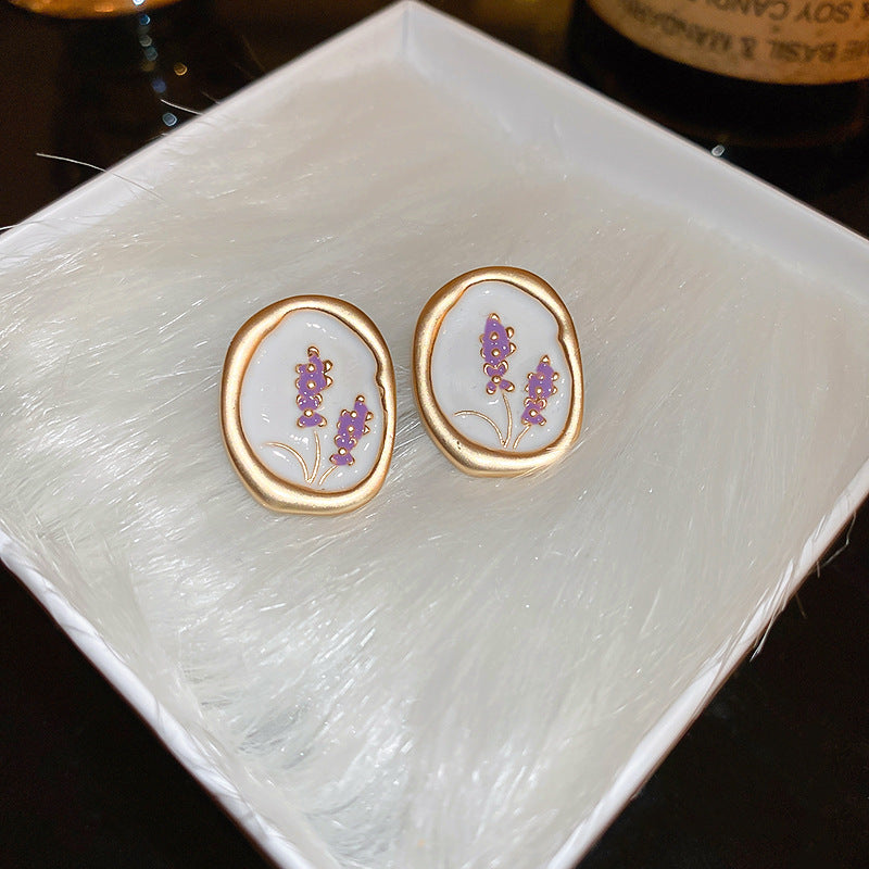 Medieval vintage Silver Needle Stud Earrings Elegant Light Luxury Palace Style Pearl Earrings Versatile High-end Vintage Earrings