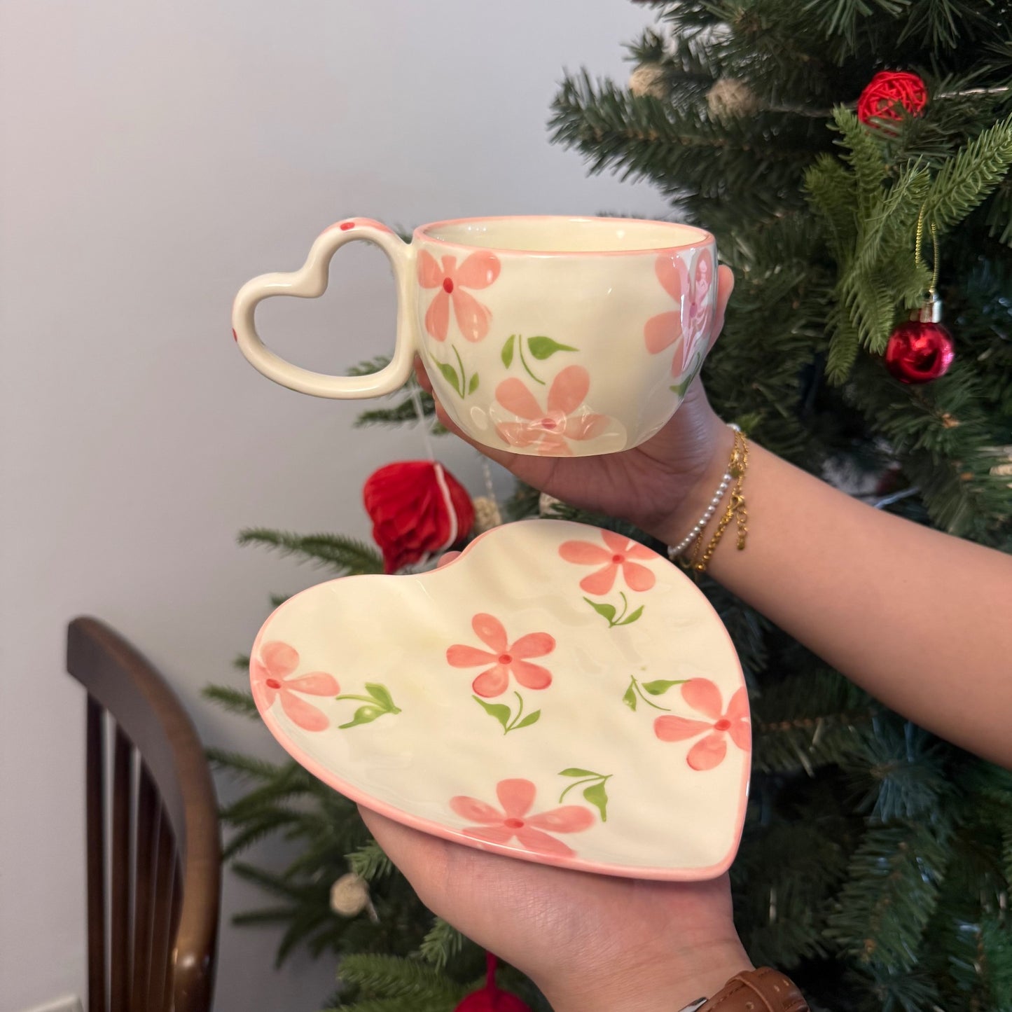 Korean Style ins Wind Hand-painted Heart Ceramic Cup and Saucer Hand Pinched Irregular Heart-Shaped Coffee Cup and Saucer Afternoon Tea Cup and Saucer