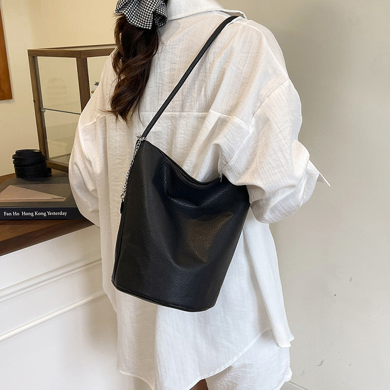 Women's Commuter Tote Bag Versatile2024New Fashion Large Capacity Bucket Crossbody Bag High-end Single Shoulder Underarm Bag