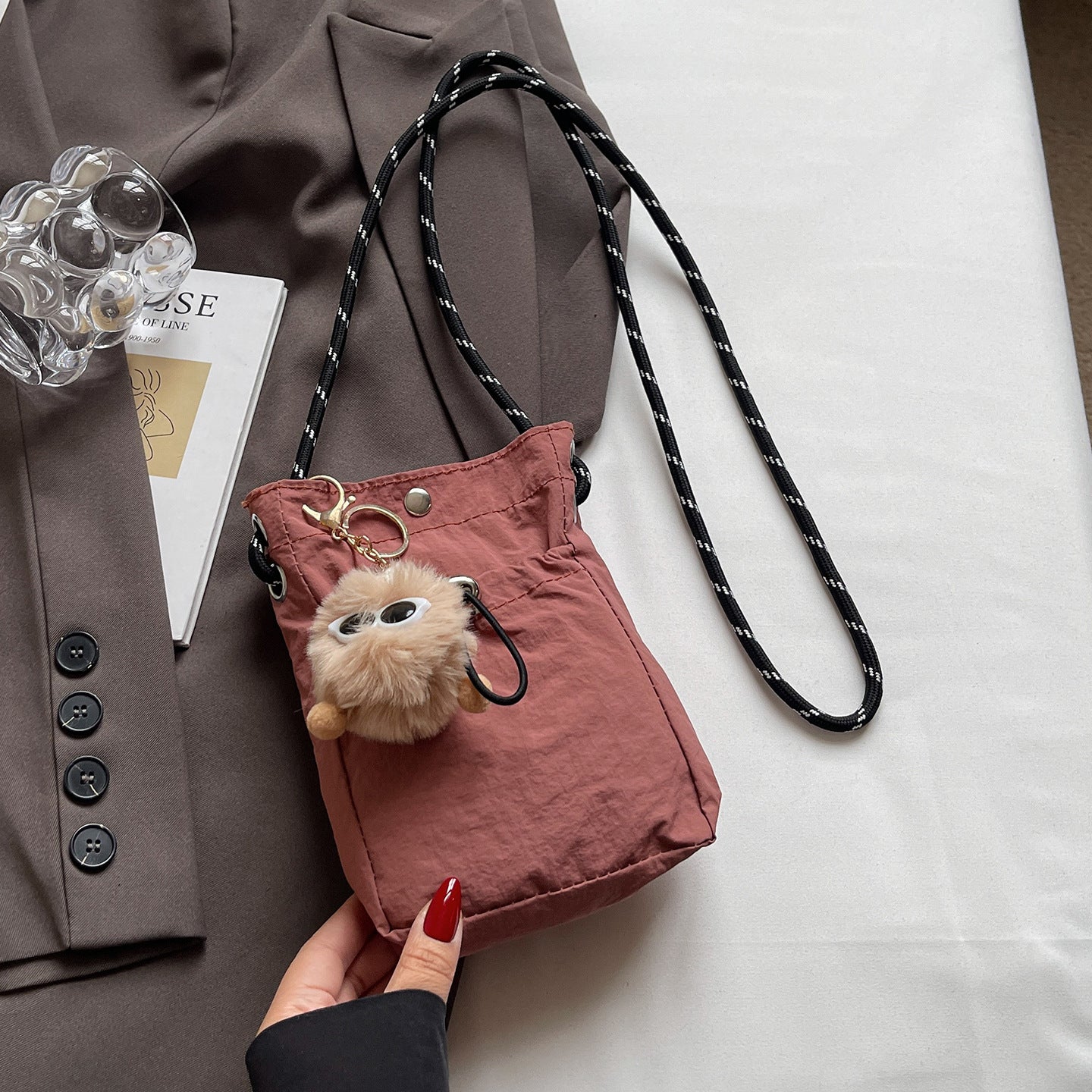 Internet celebrity ins Single Shoulder Crossbody Drawstring Small Bag2025Niche Fashion Lightweight mini Women's Nylon Phone Bag