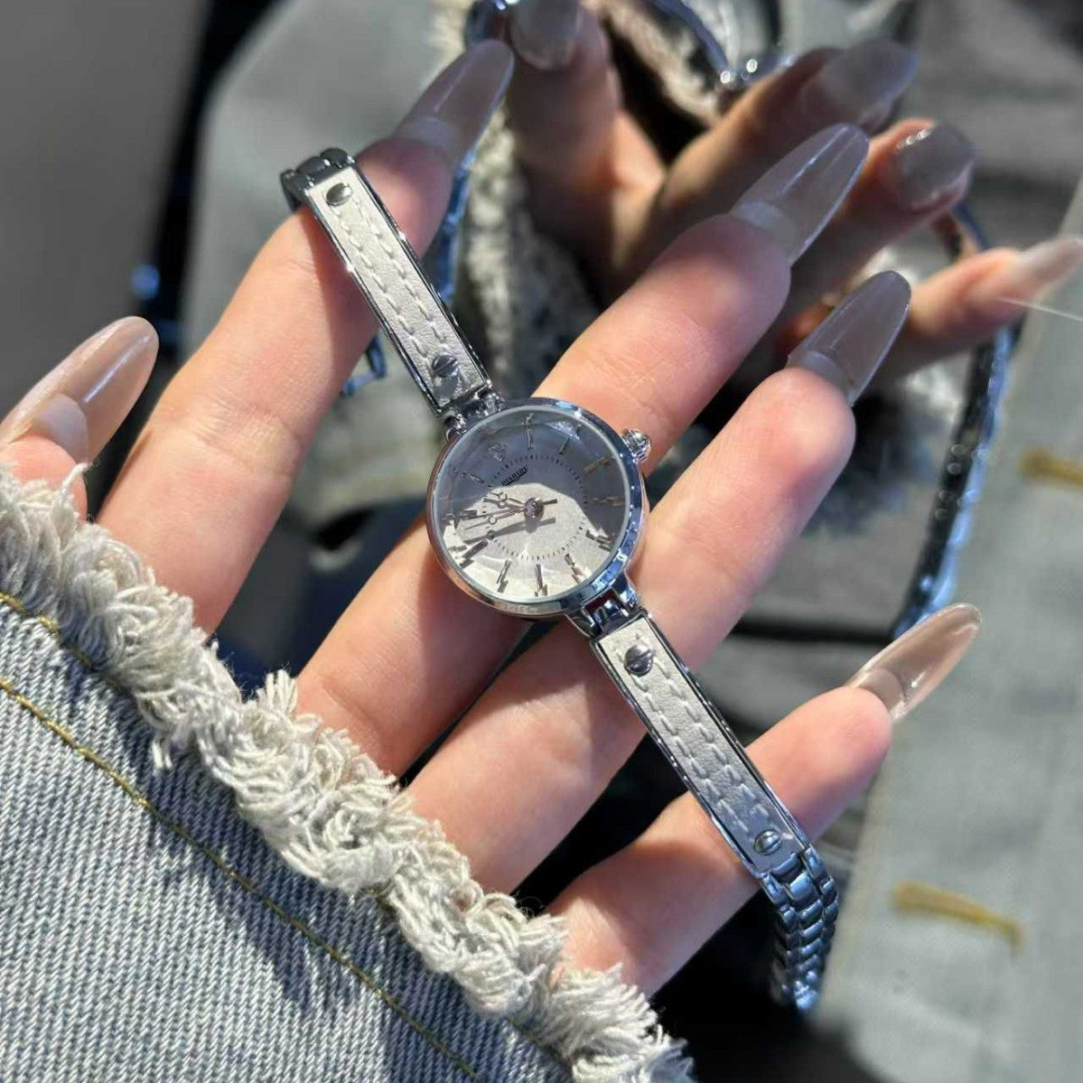Dishidu Dishidu Women's Watch Bracelet Watch Exquisite Compact Women's Light Luxury Niche Quartz Women's Watch High Aesthetic