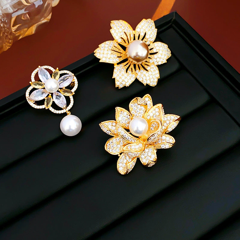 Real Gold Plated Zircon Flower Pearl Brooch Fashionable Elegant Pin Light Luxury High-end Accessories Factory Wholesale