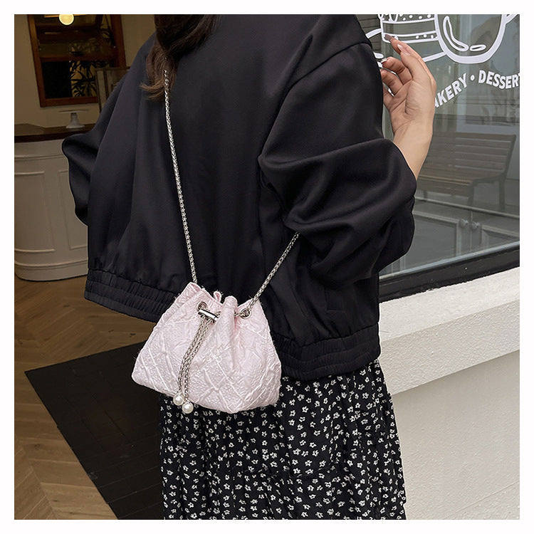 Cross-border Drawstring Bucket Small Bag for Women2025New Stylish Pleated Flower Bag Fashionable Round Chain Crossbody Bag