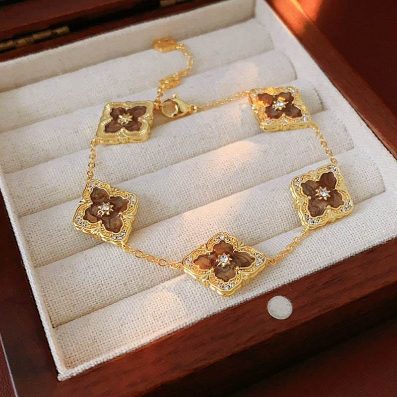 Medieval vintage Geometric Zircon Bracelet Simple Fashionable Elegant Versatile Bracelet Design Sense Niche Jewelry for Women